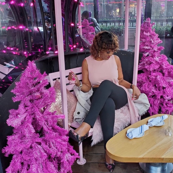 Meet your Posher, Crystal - Picture 2 of 3